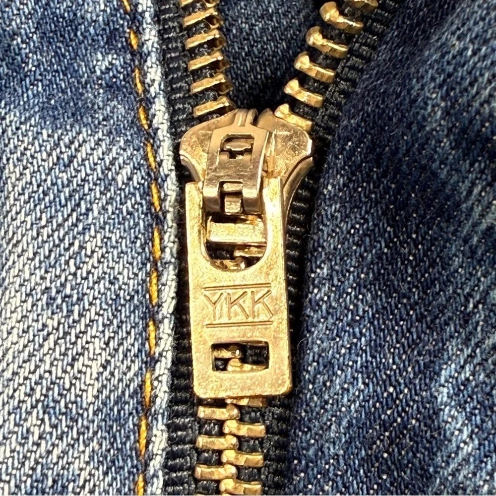 True Religion | Bobby Blue Straight Leg Jeans Slightly Distressed Style